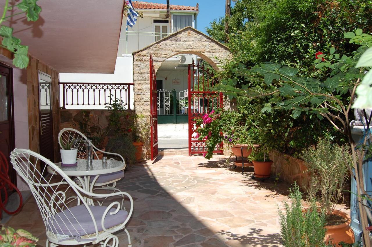 Alkyoni Apartments & Studios Poros  Eksteriør bilde